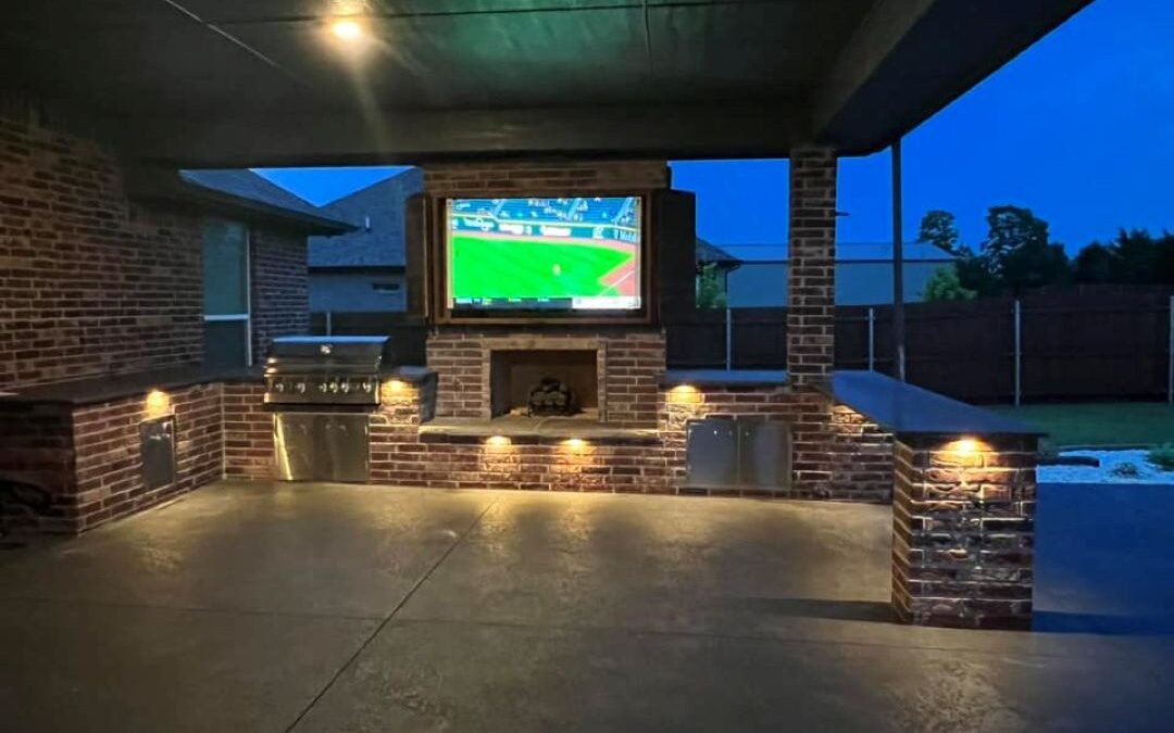 The All-Inclusive Luxury Backyard: Integrated Outdoor Kitchens and Sound Systems